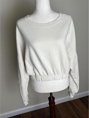 Hollister White Cropped Sweatshirt Size L Elastic Hem